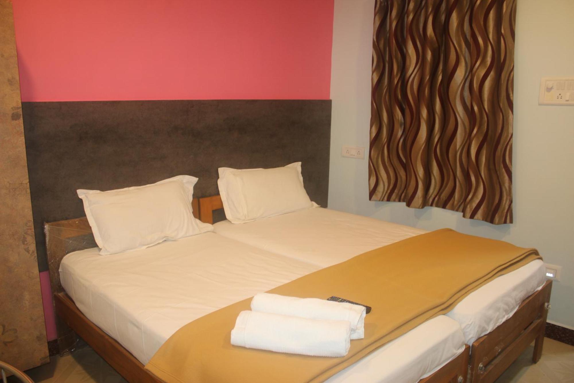 Hotel Sikara, Kumbakonam Zewnętrze zdjęcie
